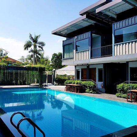 Kluang Container Swimming Pool Hotel Dış mekan fotoğraf