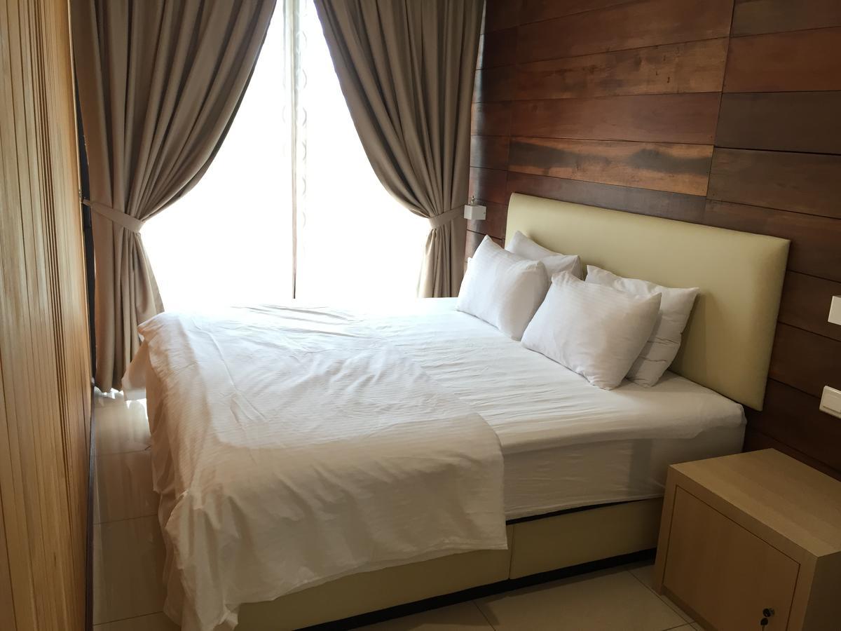 Kluang Container Swimming Pool Hotel Dış mekan fotoğraf