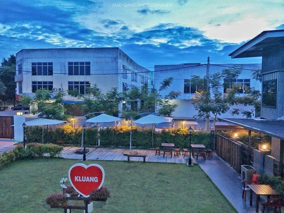 Kluang Container Swimming Pool Hotel Dış mekan fotoğraf