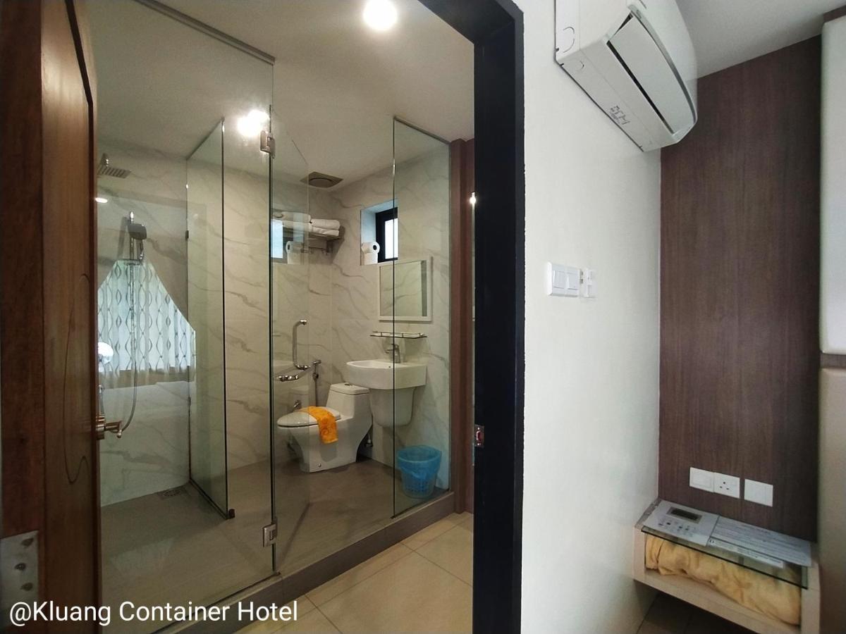 Kluang Container Swimming Pool Hotel Dış mekan fotoğraf