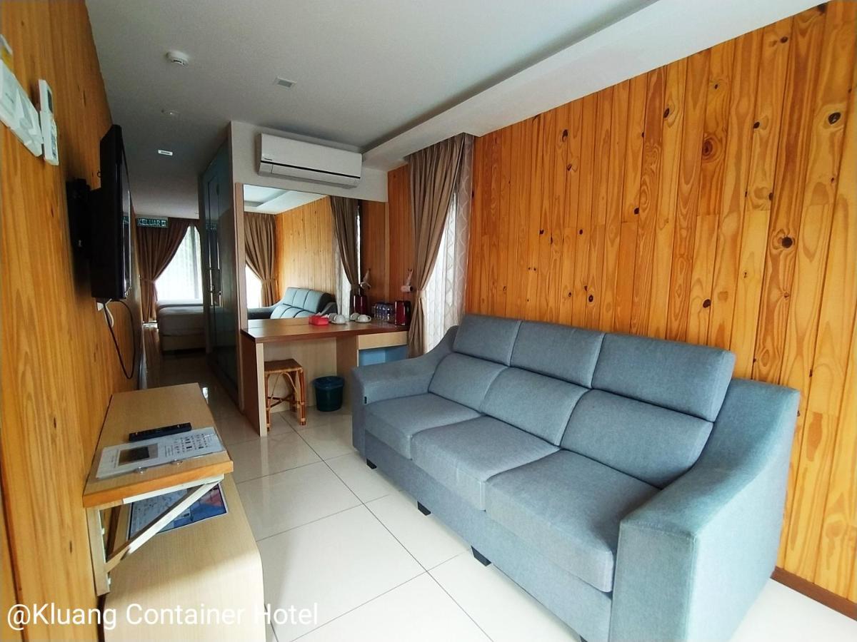 Kluang Container Swimming Pool Hotel Dış mekan fotoğraf