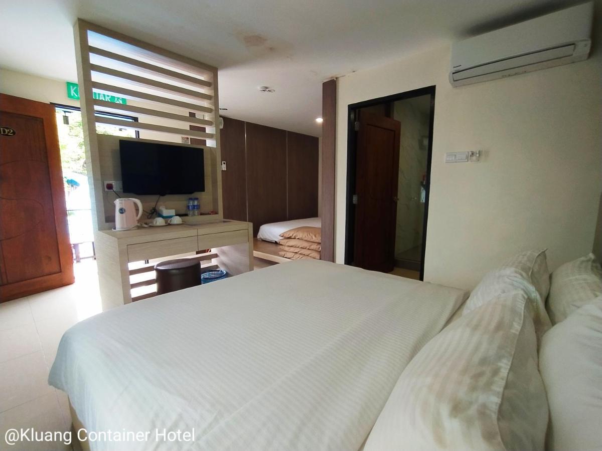 Kluang Container Swimming Pool Hotel Dış mekan fotoğraf